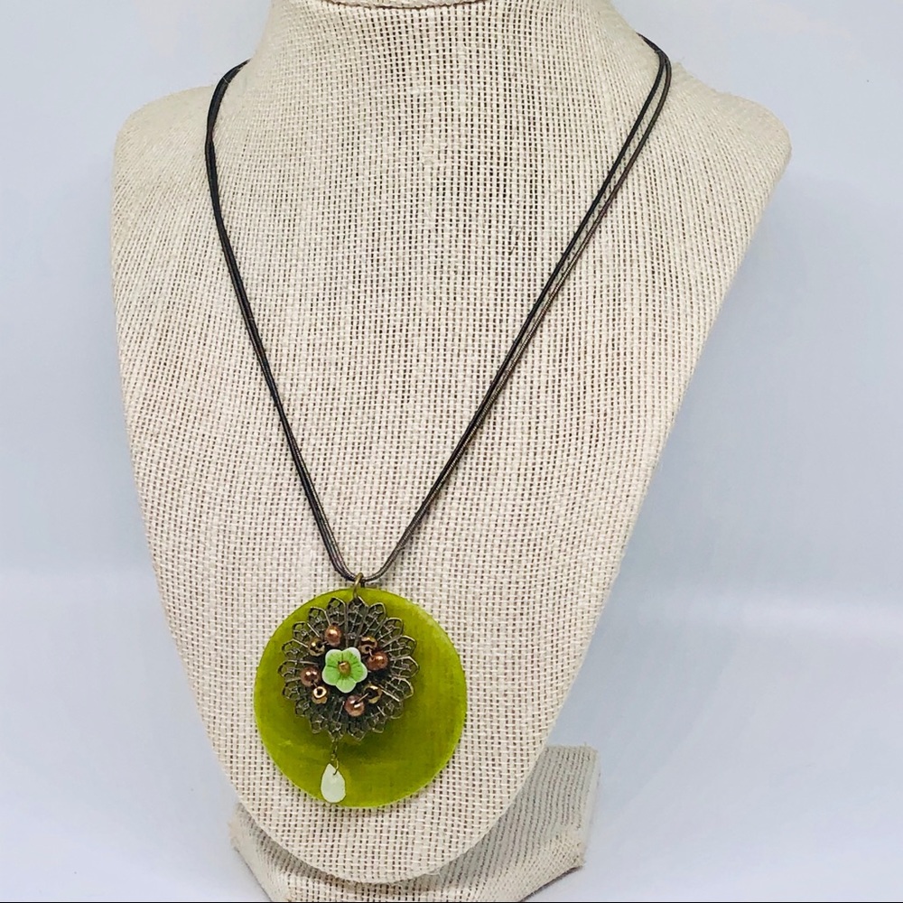 ❤️Fashion necklace n green❤️